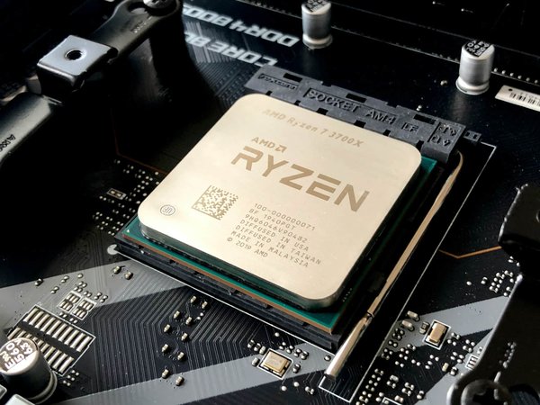 Comment mettre en place un système de refroidissement par eau pour un processeur AMD Threadripper?